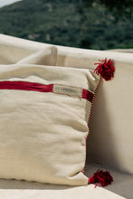 Carica l&#39;immagine nel visualizzatore di Gallery, Chia cushions natural / bordeaux
