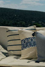 Carica l&#39;immagine nel visualizzatore di Gallery, Chia cushions natural / blue
