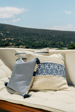 Carica l&#39;immagine nel visualizzatore di Gallery, Chia cushions natural / blue
